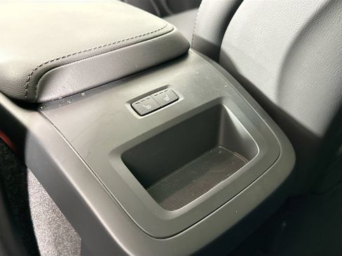 Certified 2025 Volvo XC60 B5 Core AWD/4WD image 26