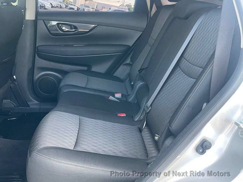 Used 2018 Nissan Rogue S FWD image 11