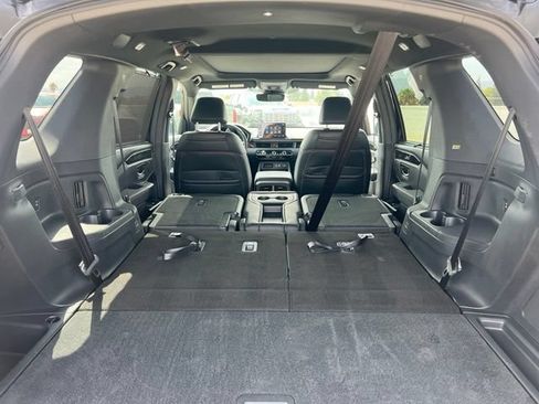 Used 2025 Honda Pilot Black Edition image 51