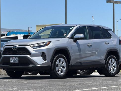 Used 2025 Toyota RAV4 LE AWD/4WD image 10