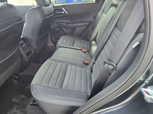 New 2026 Mitsubishi Outlander SEL image 12