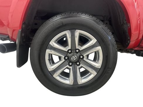 Used 2019 Toyota Tacoma Limited AWD/4WD image 10