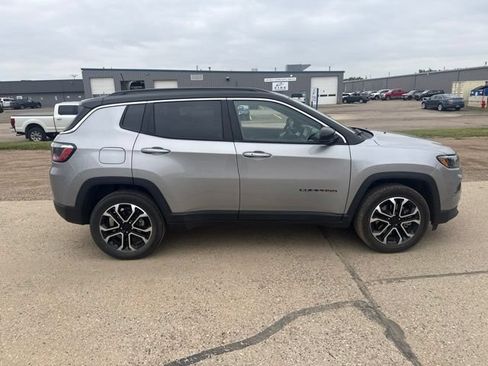 Used 2023 Jeep Compass Limited AWD/4WD image 11