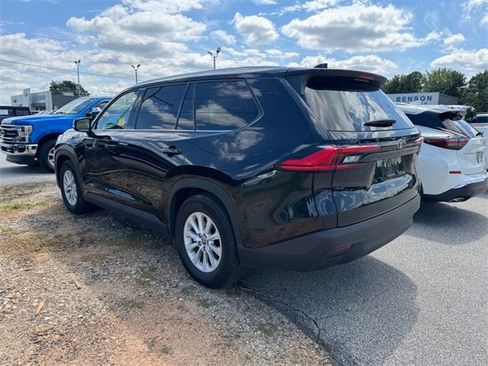 Used 2024 Toyota Grand Highlander XLE image 7