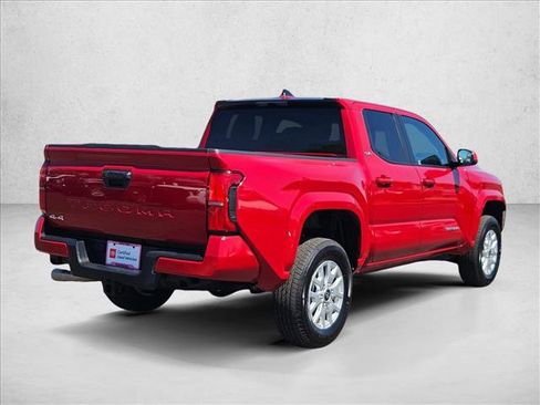 Certified 2025 Toyota Tacoma SR5 AWD/4WD image 5