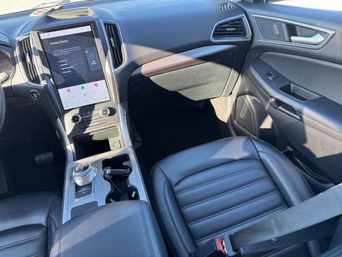 Used 2024 Ford Edge SEL image 16