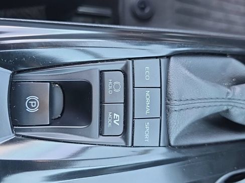 Used 2025 Toyota Camry LE FWD image 21