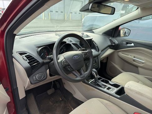 Used 2019 Ford Escape SE image 5