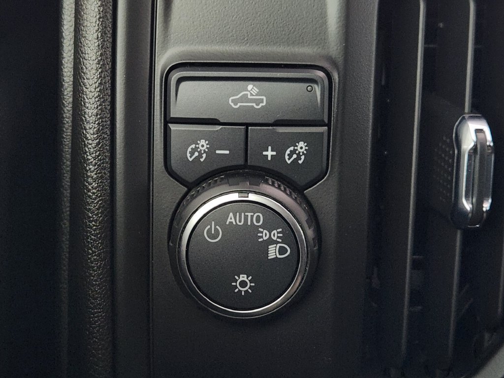 Used 2024 Chevrolet Silverado 1500 Custom RWD image 21