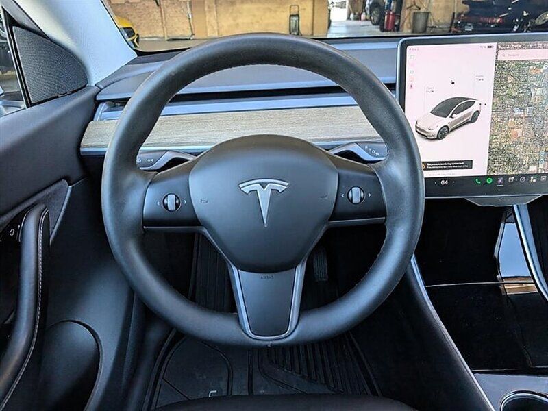 Used 2021 Tesla Model Y Long Range AWD/4WD image 19