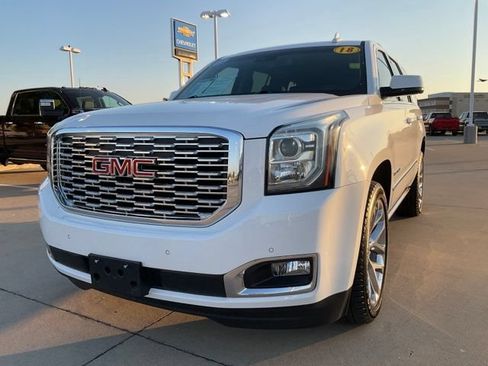 Used 2018 GMC Yukon Denali w/ Denali Ultimate Package AWD/4WD image 9