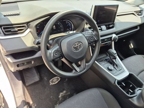 Used 2025 Toyota RAV4 XLE AWD/4WD image 15