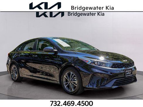 Certified 2024 Kia Forte LXS w/ LXS Technology Package FWD image 1