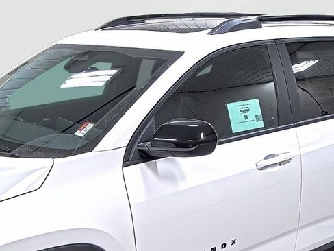 New 2026 Chevrolet Equinox LT w/ Convenience Package II image 7