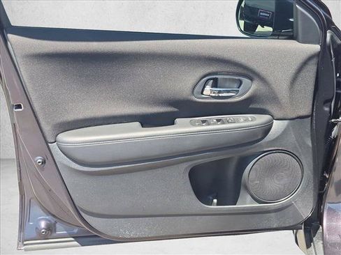 Used 2016 Honda HR-V LX image 11