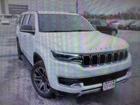 Used 2024 Jeep Wagoneer Series II image 2