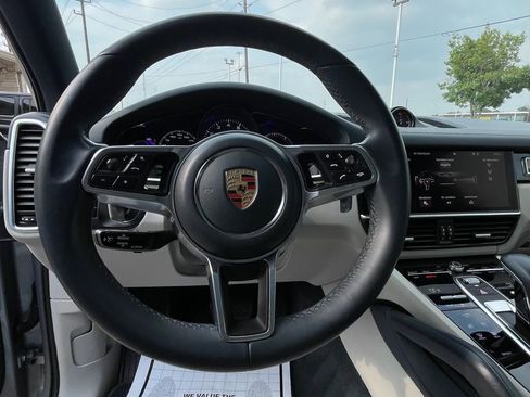 Used 2020 Porsche Cayenne AWD/4WD image 20