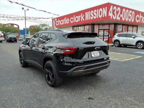 Used 2024 Chevrolet Trax ACTIV w/ Sunroof Package image 3