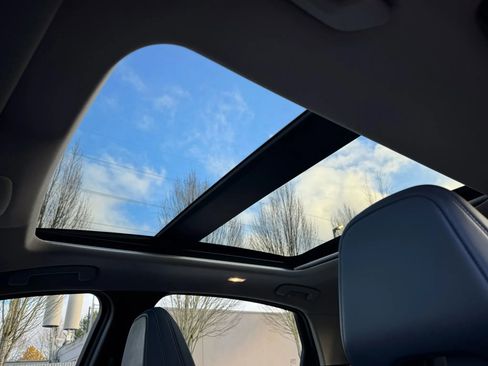 Used 2023 Nissan Ariya image 46