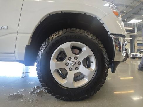 Used 2020 RAM 1500 Big Horn AWD/4WD image 29