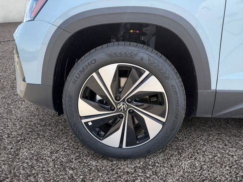 New 2026 Volkswagen Taos SE AWD/4WD image 9