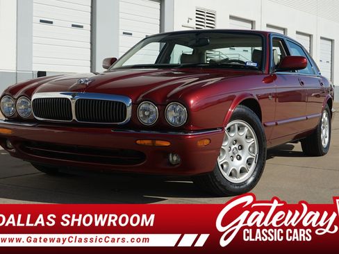 Used 1999 Jaguar XJ8 image 1