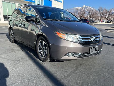 Used 2016 Honda Odyssey Touring image 3