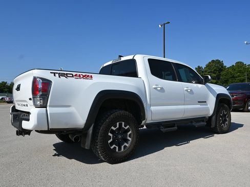 Used 2021 Toyota Tacoma TRD Off-Road w/ Technology Package AWD/4WD image 3