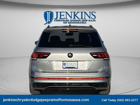 Used 2023 Volkswagen Tiguan SE R-Line FWD image 4