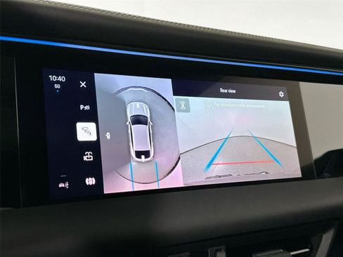 Certified 2025 Porsche Macan Turbo Electric AWD/4WD image 23
