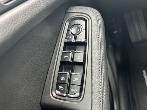 Used 2022 Porsche Macan image 19
