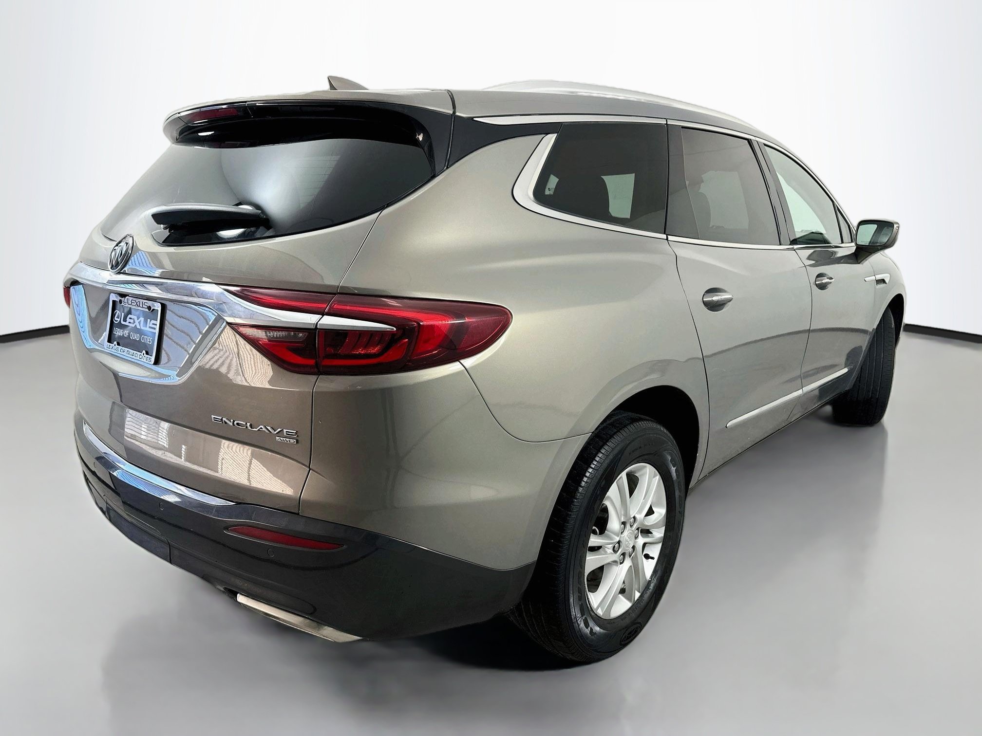 Used 2019 Buick Enclave Essence AWD/4WD image 7