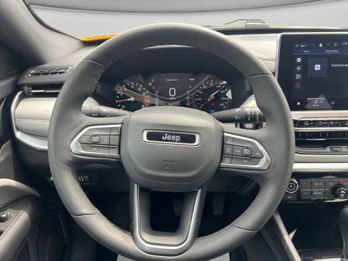 Used 2025 Jeep Compass Limited AWD/4WD image 15