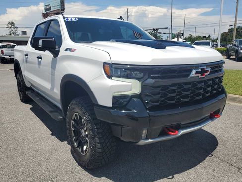 Used 2022 Chevrolet Silverado 1500 ZR2 w/ Technology Package AWD/4WD image 8