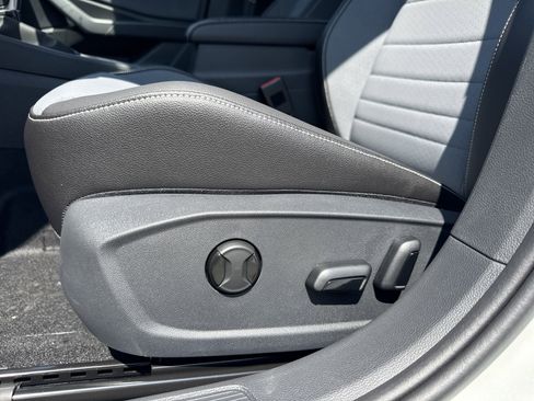 New 2025 Volkswagen Jetta SE image 25