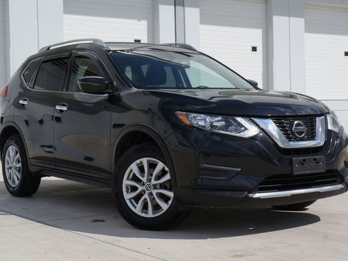 Used 2019 Nissan Rogue SV AWD/4WD image 2