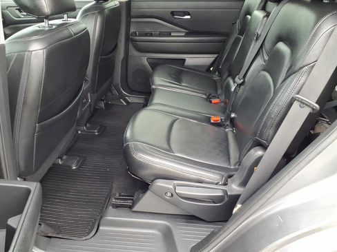 Used 2022 Nissan Pathfinder SV image 21