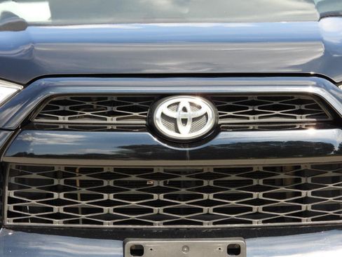 Used 2016 Toyota 4Runner 2WD SR5 image 37