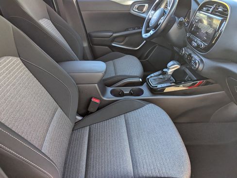 Certified 2023 Kia Soul EX image 9