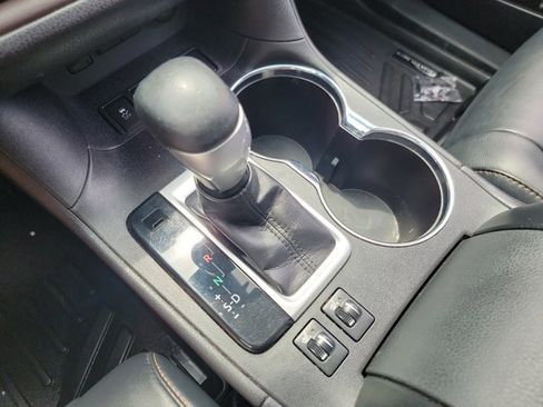 Used 2018 Toyota Highlander XLE image 24