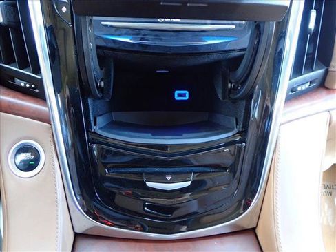 Used 2016 Cadillac Escalade ESV Platinum image 24