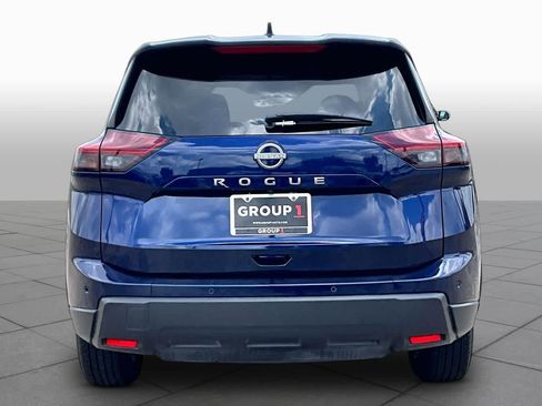 Used 2025 Nissan Rogue SV FWD image 5