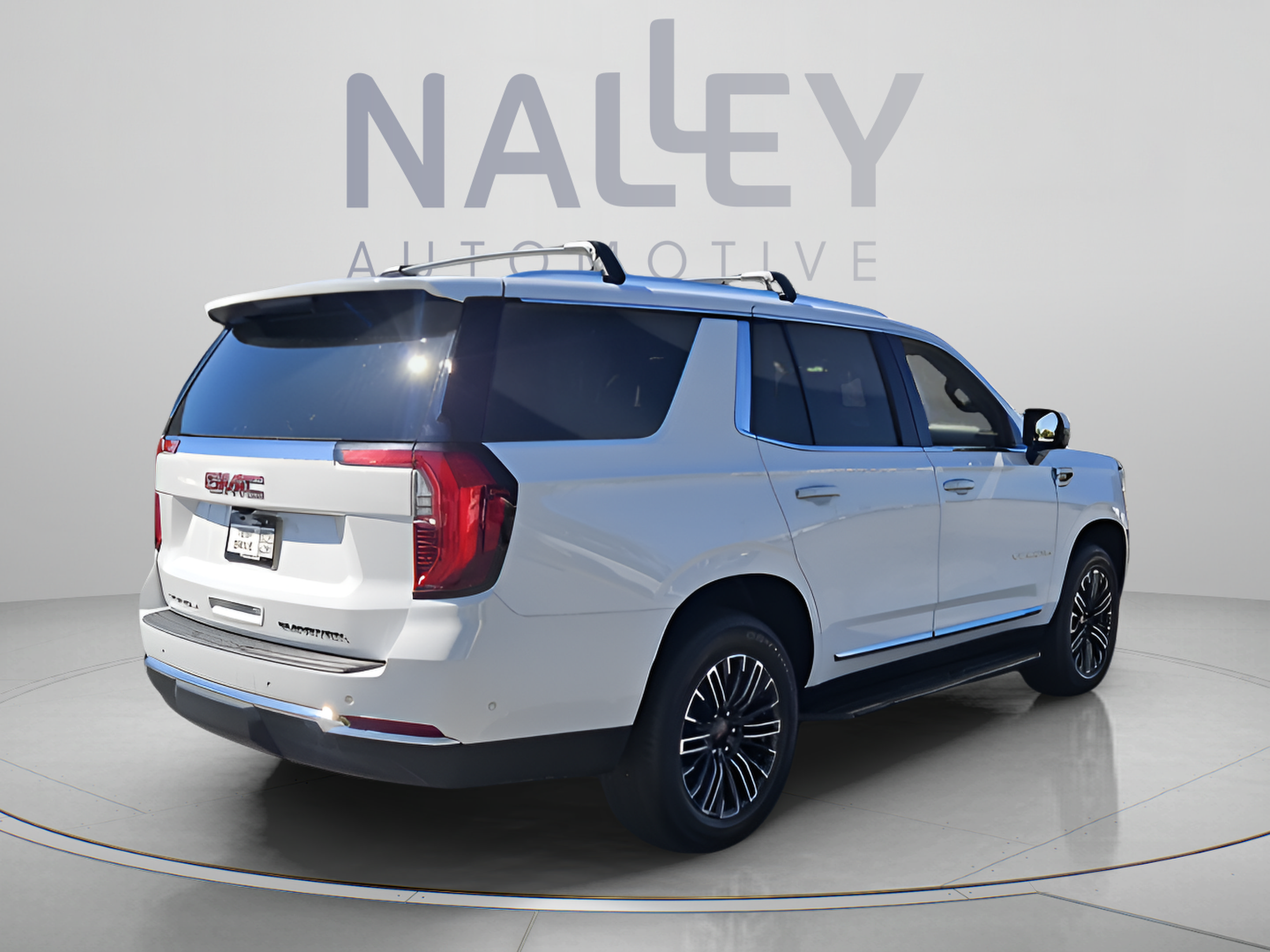 Used 2025 GMC Yukon Elevation AWD/4WD image 5