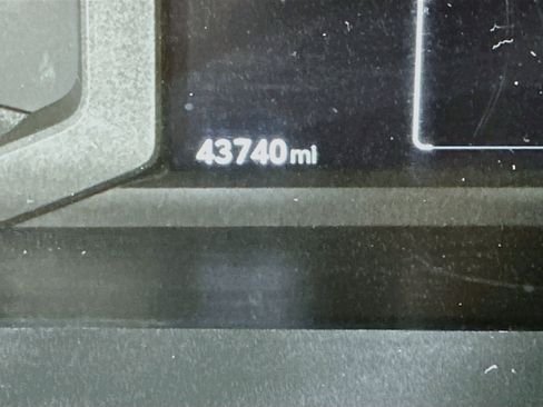 Used 2025 Toyota 4Runner SR5 AWD/4WD image 19