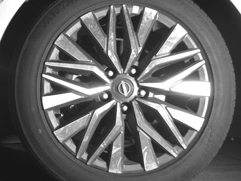 Used 2025 Nissan Altima 2.5 SV FWD image 12