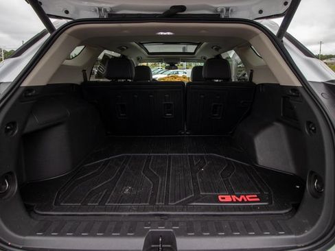 Used 2023 GMC Terrain Denali w/ Denali Premium Package AWD/4WD image 14