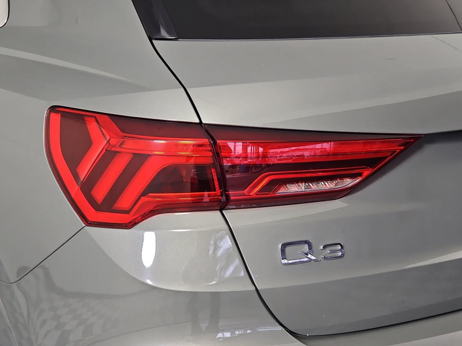 Used 2021 Audi Q3 2.0T Premium w/ Convenience Package AWD/4WD image 31