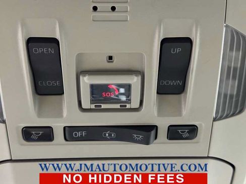 Used 2021 Toyota Highlander XLE AWD/4WD image 39