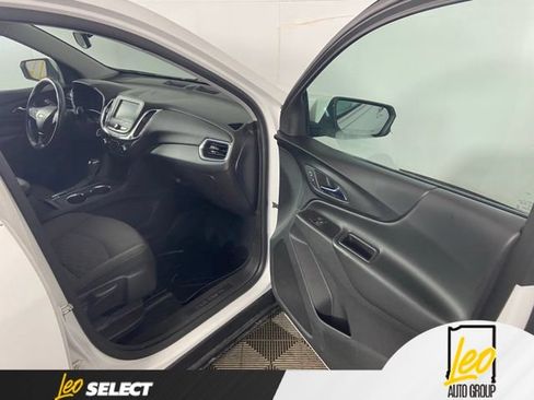 Used 2018 Chevrolet Equinox LT FWD image 18