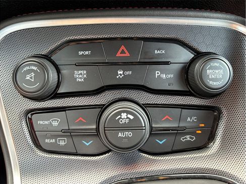 Used 2015 Dodge Challenger R/T Scat Pack w/ Leather Interior Group RWD image 37
